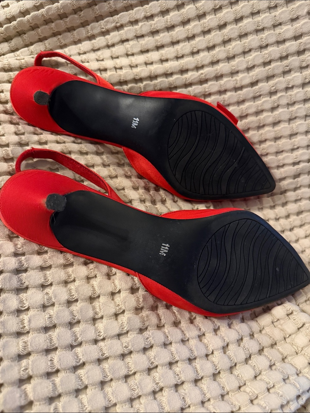 11 Red Slingback Kitten Heel Pumps with Bow Accent - Picture 5 of 7